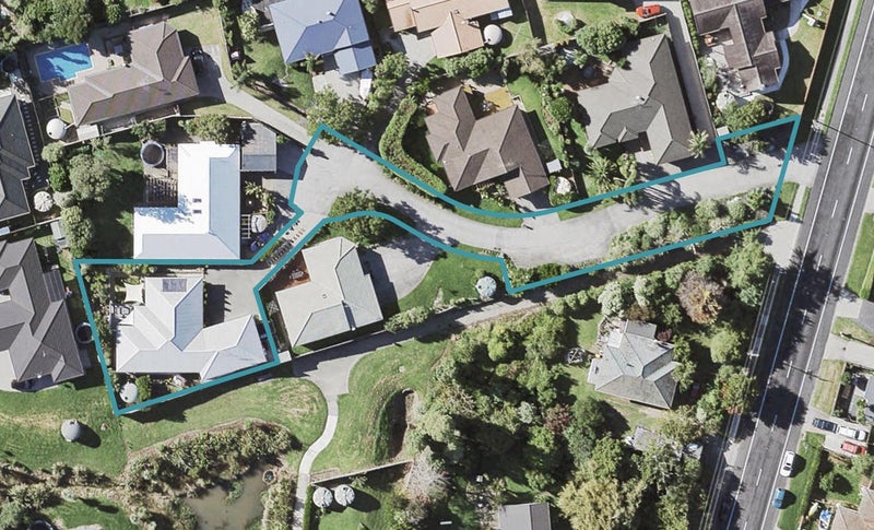 8 Glesan Place, Beachlands, Auckland - Carousel 1