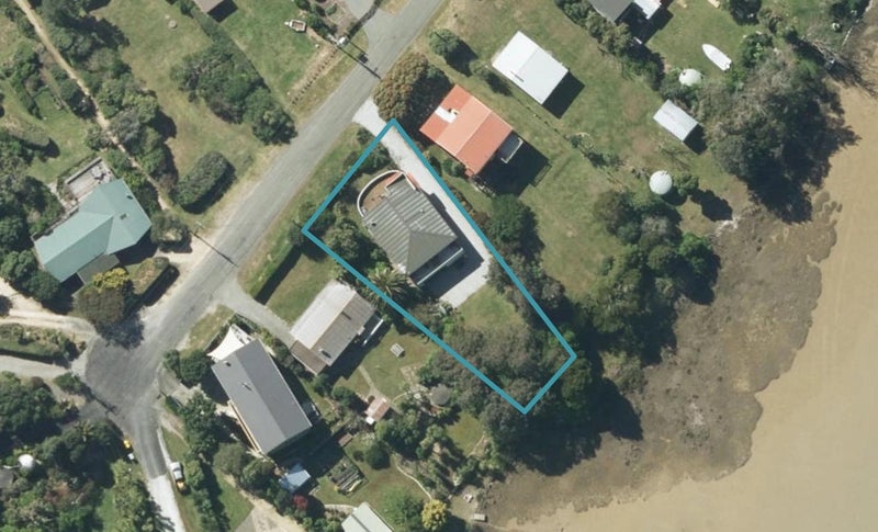 31 Peninsula Road, Tata Beach - Carousel 1