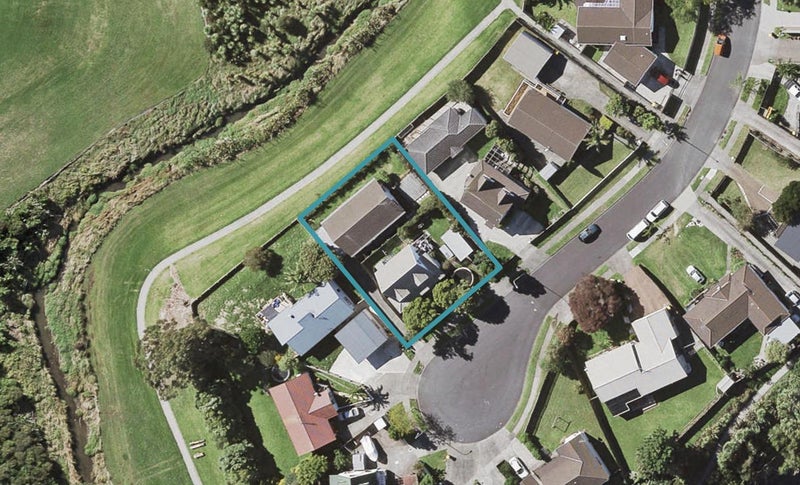2/54 De Quincey Terrace, Highland Park, Auckland - Carousel 1