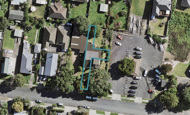 9/16 Hazards Road, Weymouth, Auckland - Carousel 1