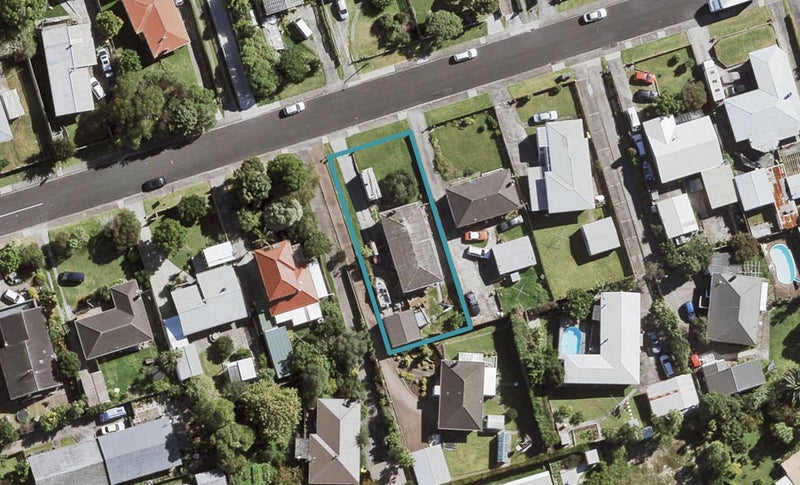 13 Kaikoura Street, Henderson, Auckland - Carousel 1