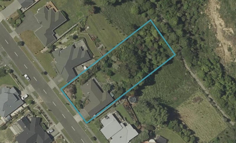 42 Cashmere Drive, Fitzherbert, Palmerston North - Carousel 1