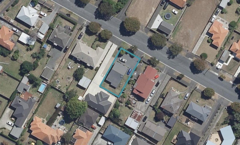 39 Matai Street, Maeroa, Hamilton - Carousel 1