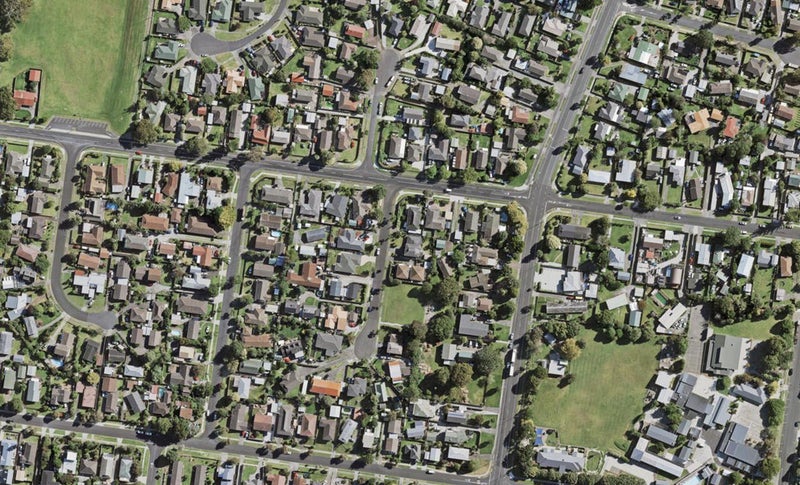 4 Honey Place, Weymouth, Auckland - Carousel 1