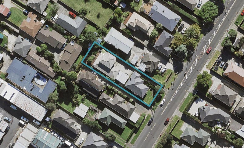 1/51 Hayr Road, Three Kings, Auckland - Carousel 1