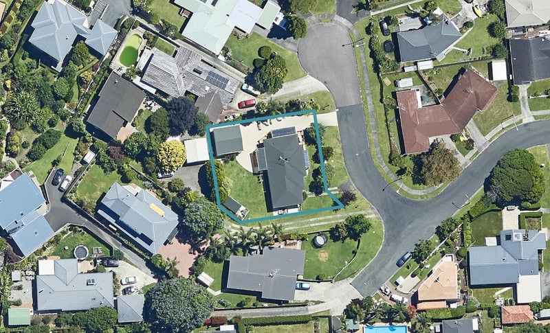 8 Tollemache Place, Otumoetai, Tauranga - Carousel 1