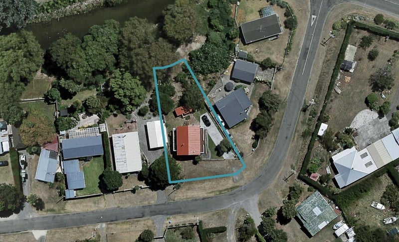 5 Gillies Crescent, Waimarama, Havelock North - Carousel 1