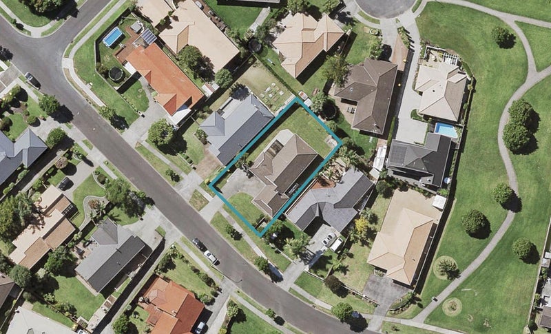 23 West Fairway, Golflands, Auckland - Carousel 1