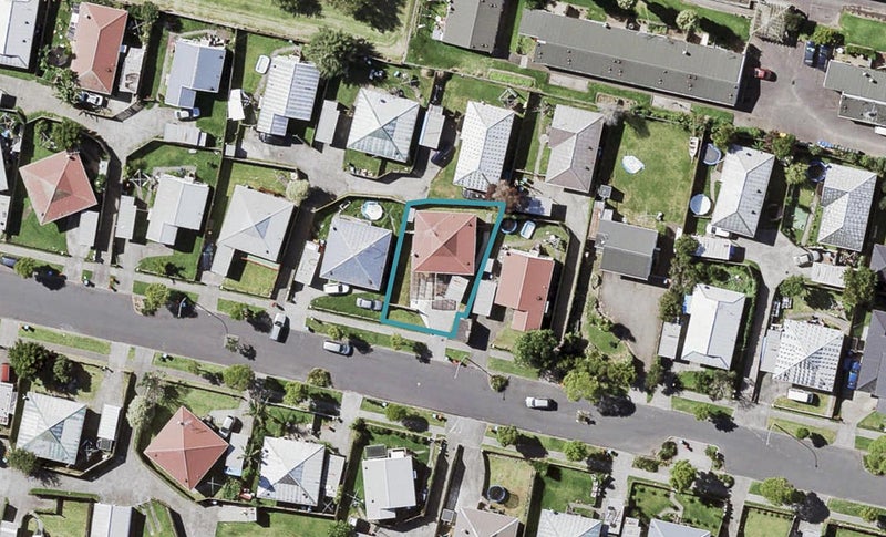 90 Maybury Street, Point England, Auckland - Carousel 1