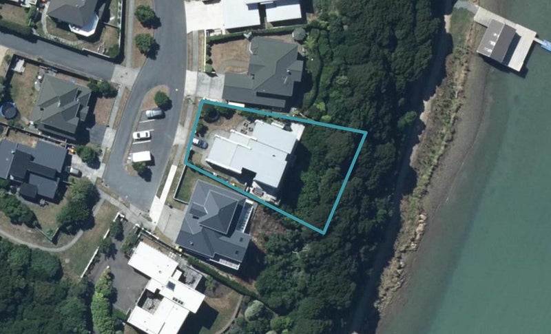 35 Pendennis Point, Camborne, Porirua - Carousel 1