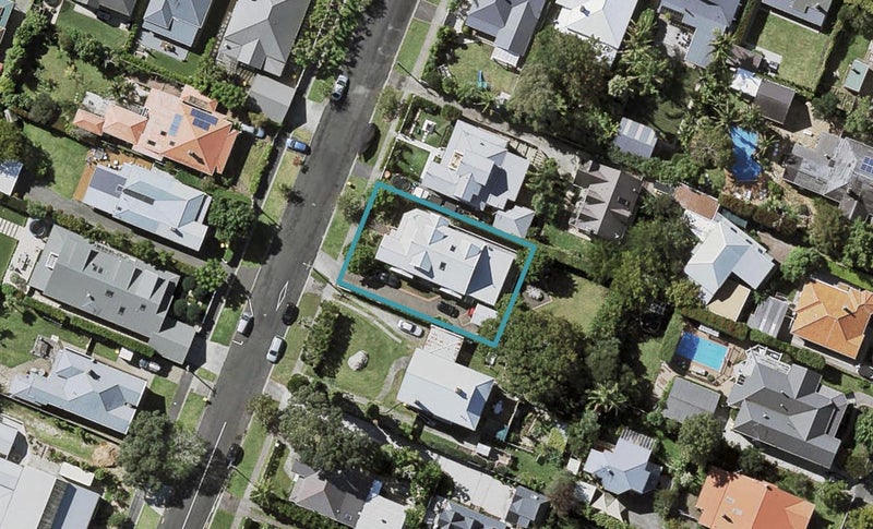 28 Russell Street, Stanley Point, Auckland - Carousel 1