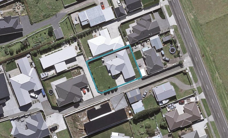 2 Rayner Way, Glen Avon, New Plymouth - Carousel 1