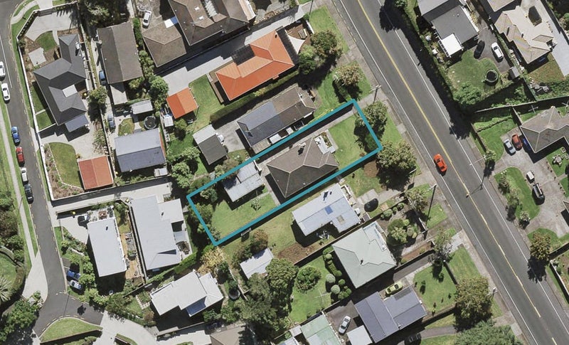 86 Coronation Road, Mangere Bridge, Auckland - Carousel 1