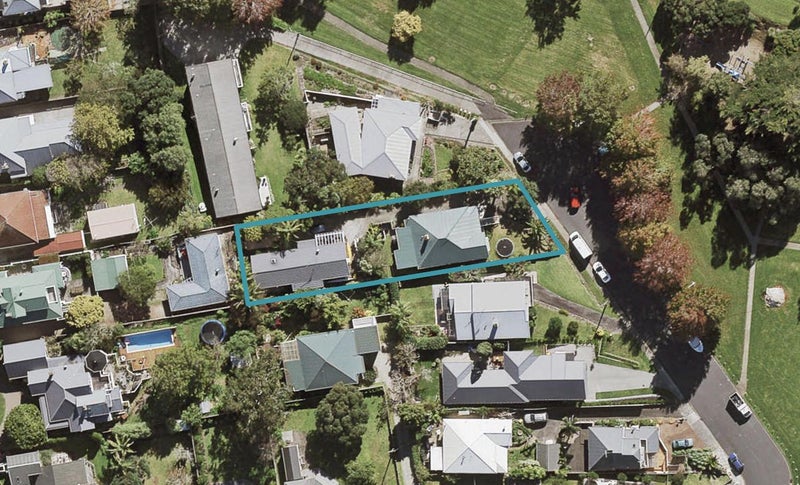 1/10 Denby Lane, Northcote Point, Auckland - Carousel 1