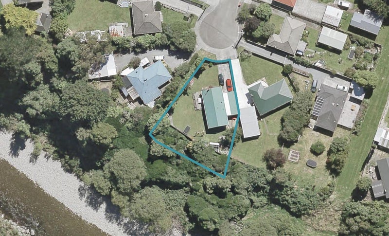 15 Waimarama Grove, Birchville, Upper Hutt - Carousel 1