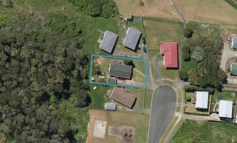 27 Hedley Place, Raumanga, Whangarei - Carousel 1