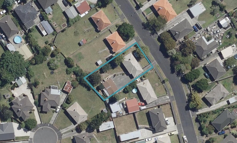 37 Douglas Crescent, Fairfield, Hamilton - Carousel 1