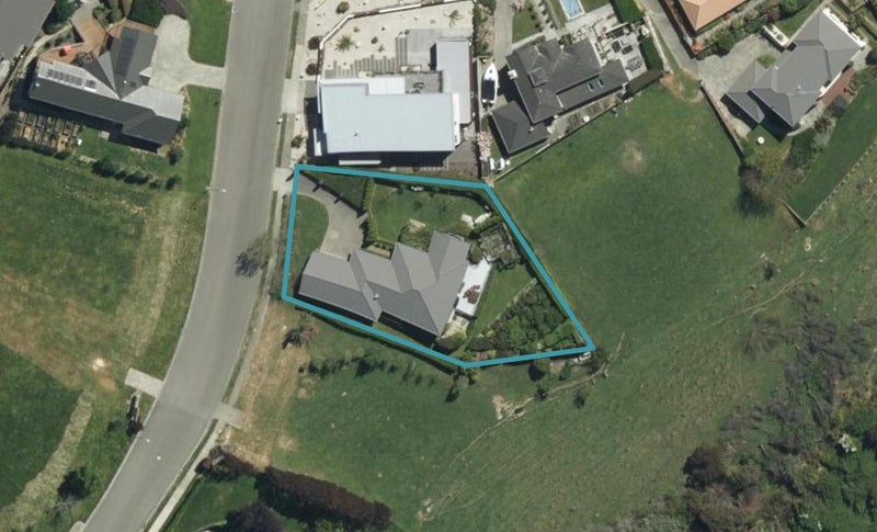 101 Marlborough Ridge Drive, Fairhall - Carousel 1