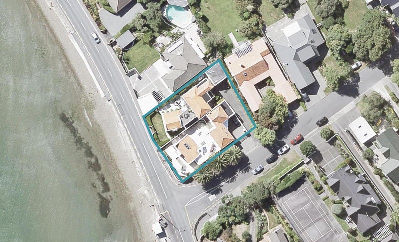 1A Cheviot Road, Lowry Bay, Lower Hutt - Carousel 1