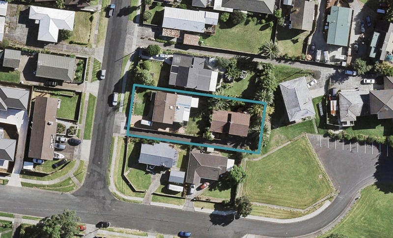 2/52 Evans Road, Weymouth, Auckland - Carousel 1