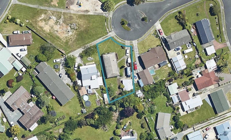 8 Urquhart Place, Fairy Springs, Rotorua - Carousel 1