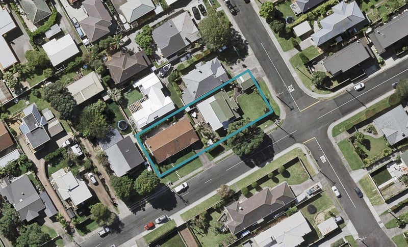 2/98 Norwood Road, Bayswater, Auckland - Carousel 1
