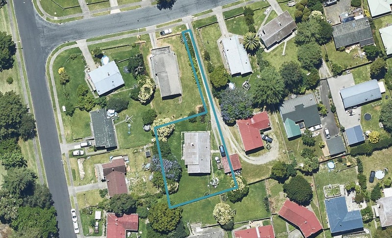 3 Corinna Street, Welcome Bay, Tauranga - Carousel 1