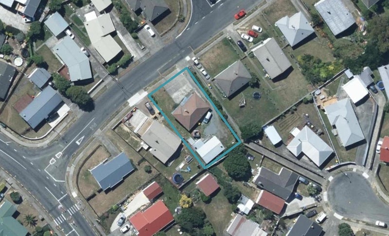 6 Desert Gold Street, Ascot Park, Porirua - Carousel 1