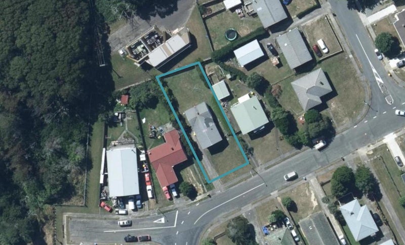 42 Niagara Street, Waitangirua, Porirua - Carousel 1
