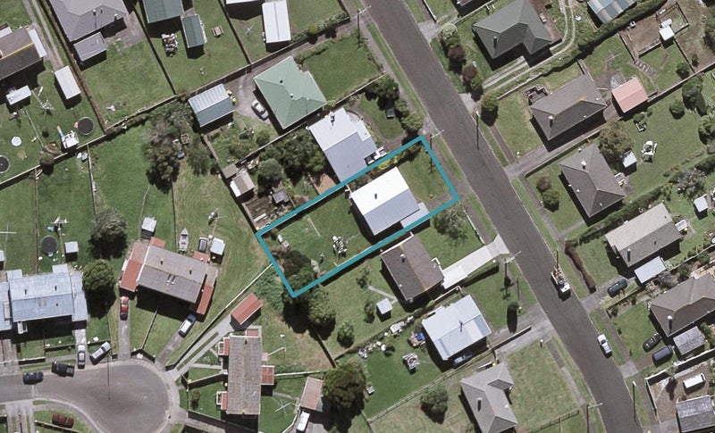 43 Banks Street, Marfell, New Plymouth - Carousel 1
