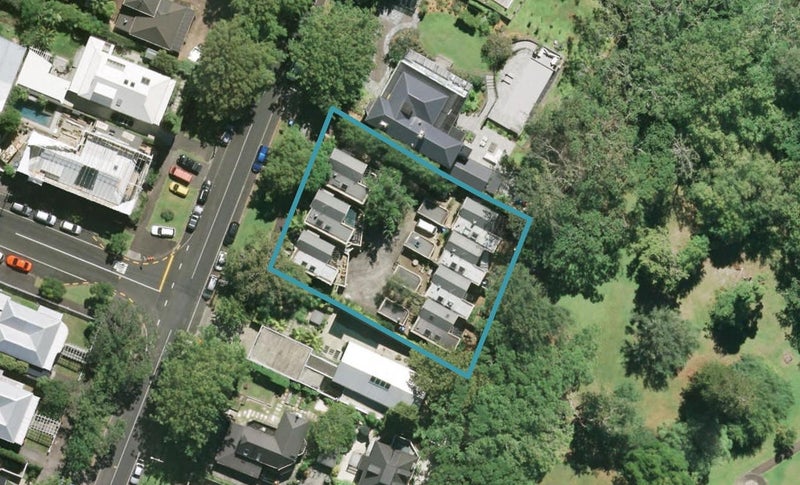 2/13 Hepburn Street, Freemans Bay, Auckland - Carousel 1