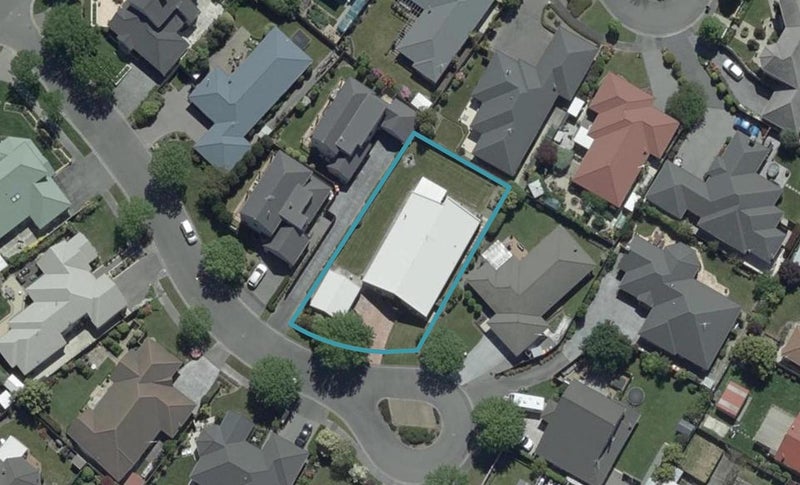 7 Dinglebay Place, Casebrook, Christchurch - Carousel 1