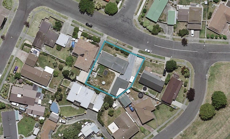 53 Spriggs Crescent, Greenmeadows, Napier - Carousel 1