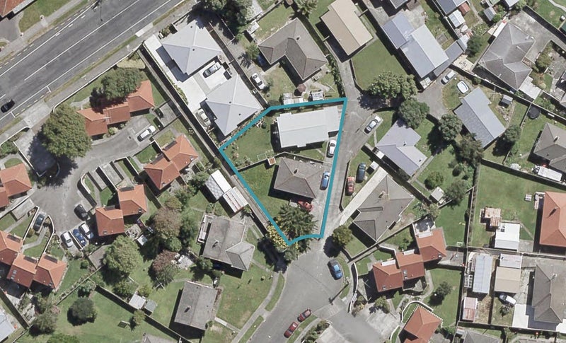 1/11 McBain Grove, Avalon, Lower Hutt - Carousel 1