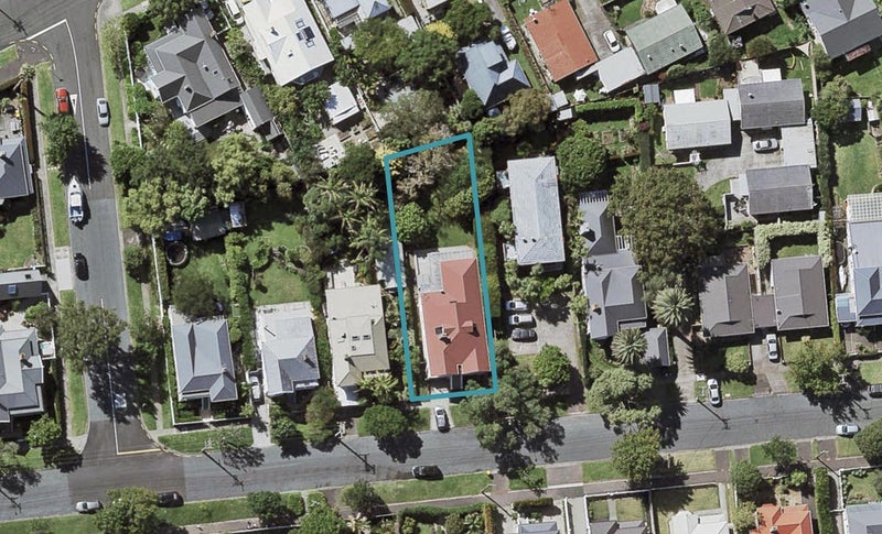 16 Ewen Alison Avenue, Devonport, Auckland - Carousel 1