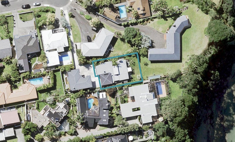 15 Red Bluff Rise, Campbells Bay, Auckland - Carousel 1