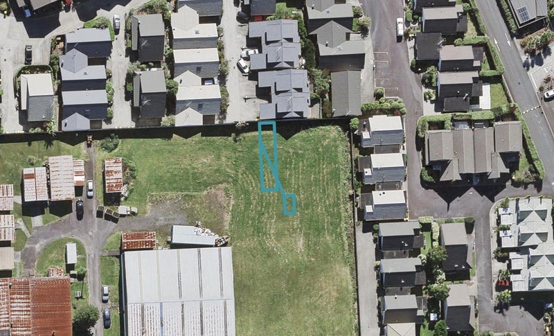 72 Rauemi Way, Te Atatū South, Auckland - Carousel 1