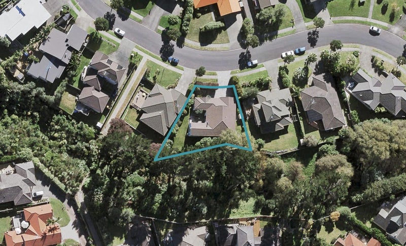 12 Admirals Court Drive, Greenhithe, Auckland - Carousel 1