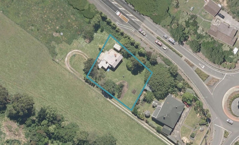 12 Wikitoria Road, Putiki, Whanganui - Carousel 1