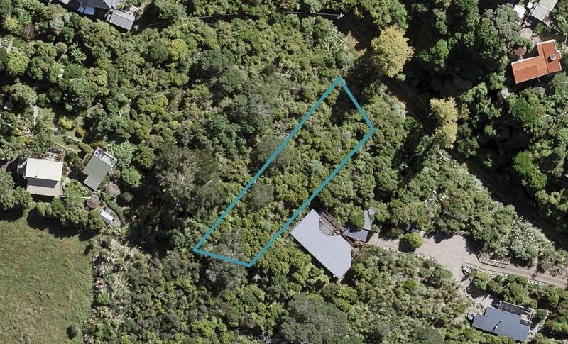 12 Huruhi Road, Oneroa, Waiheke Island - Carousel 1