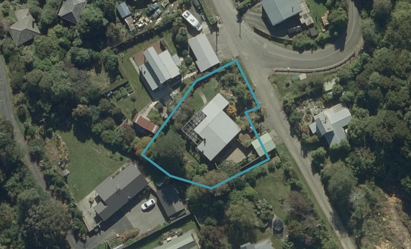 4 Bacon Street, Broad Bay, Dunedin - Carousel 1