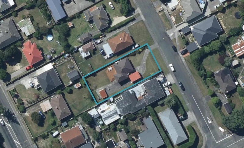16 Mana Avenue, Titahi Bay, Porirua - Carousel 1