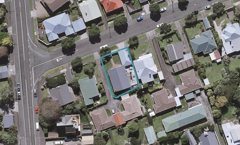 6 George Street, Lower Vogeltown, New Plymouth - Carousel 1