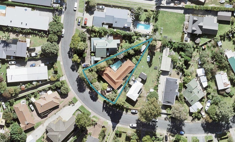 65 The Circle, Manly, Whangaparaoa - Carousel 1
