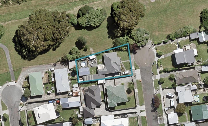 11 Willow Grove, Ebdentown, Upper Hutt - Carousel 1