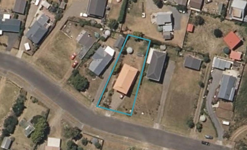 13 Aranui Avenue, Waitarere Beach, Levin - Carousel 1