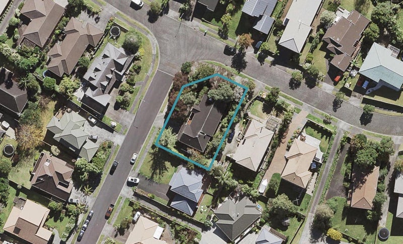 18 Chedworth Drive, Glenfield, Auckland - Carousel 1