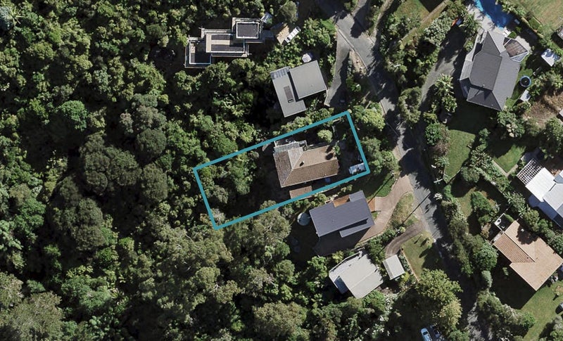 25 Karaka Road, Oneroa, Waiheke Island - Carousel 1