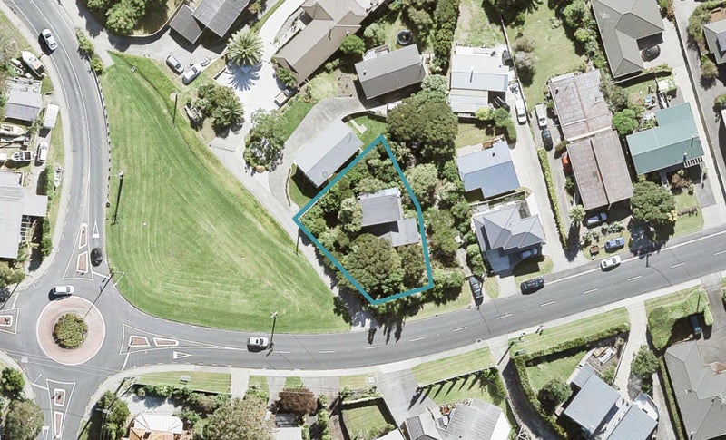 47 Wade River Road, Stanmore Bay, Whangaparaoa - Carousel 1