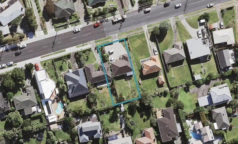 35 Pupuke Road, Birkenhead, Auckland - Carousel 1